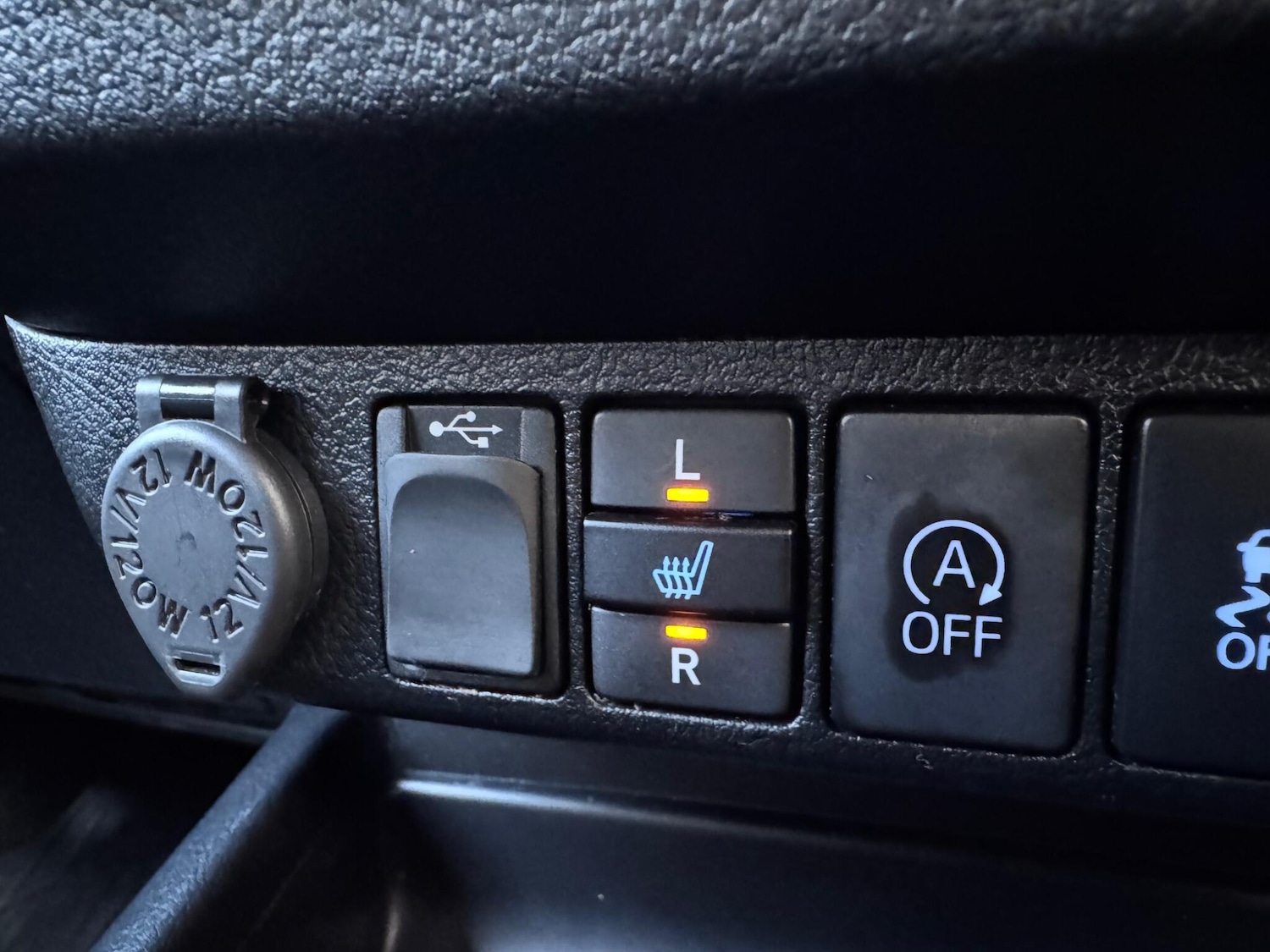 Used Toyota Hilux 2019 for sale - 77017024: Photo 52