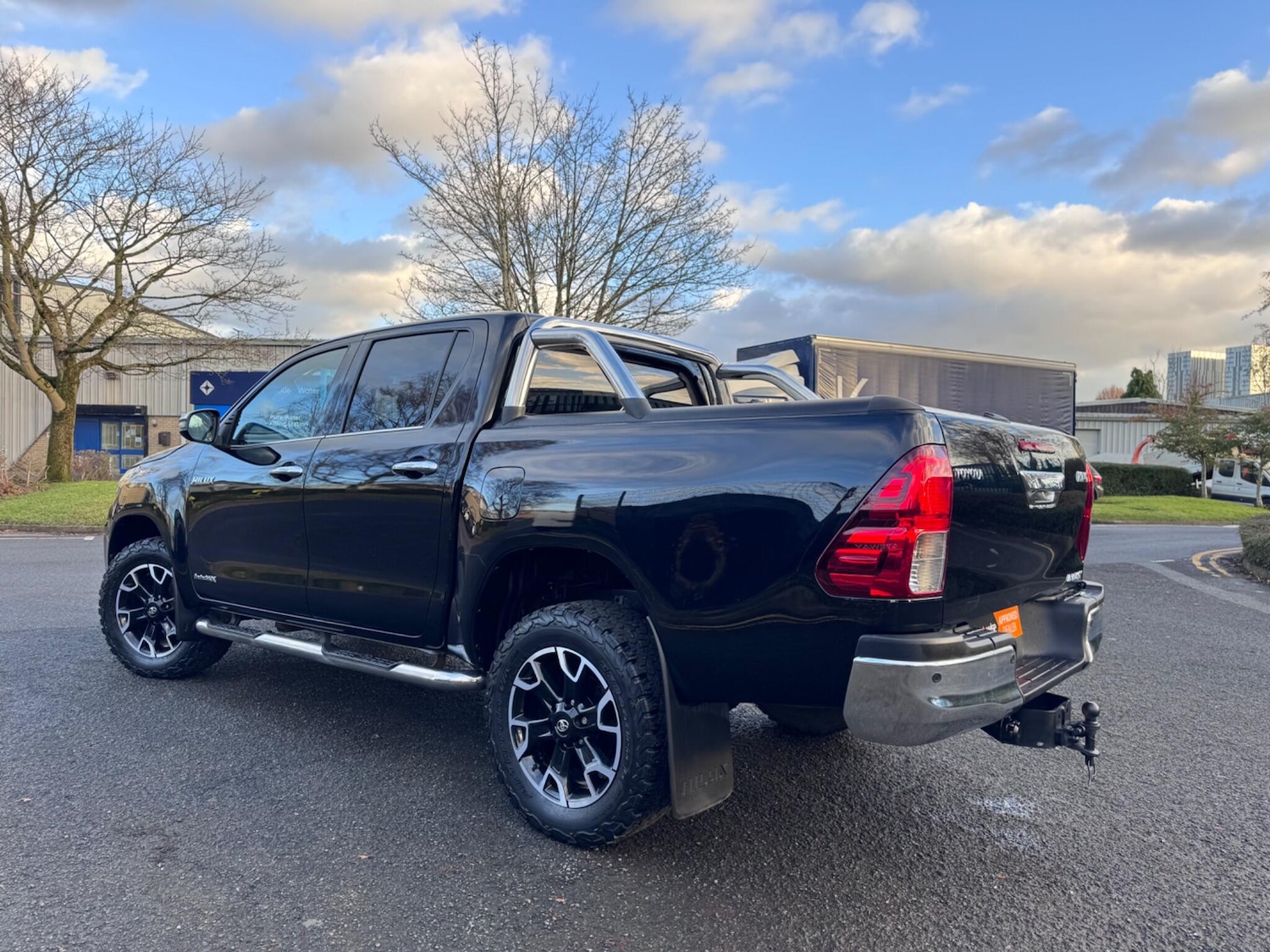 Used Toyota Hilux 2019 for sale - 77017024: Photo 6