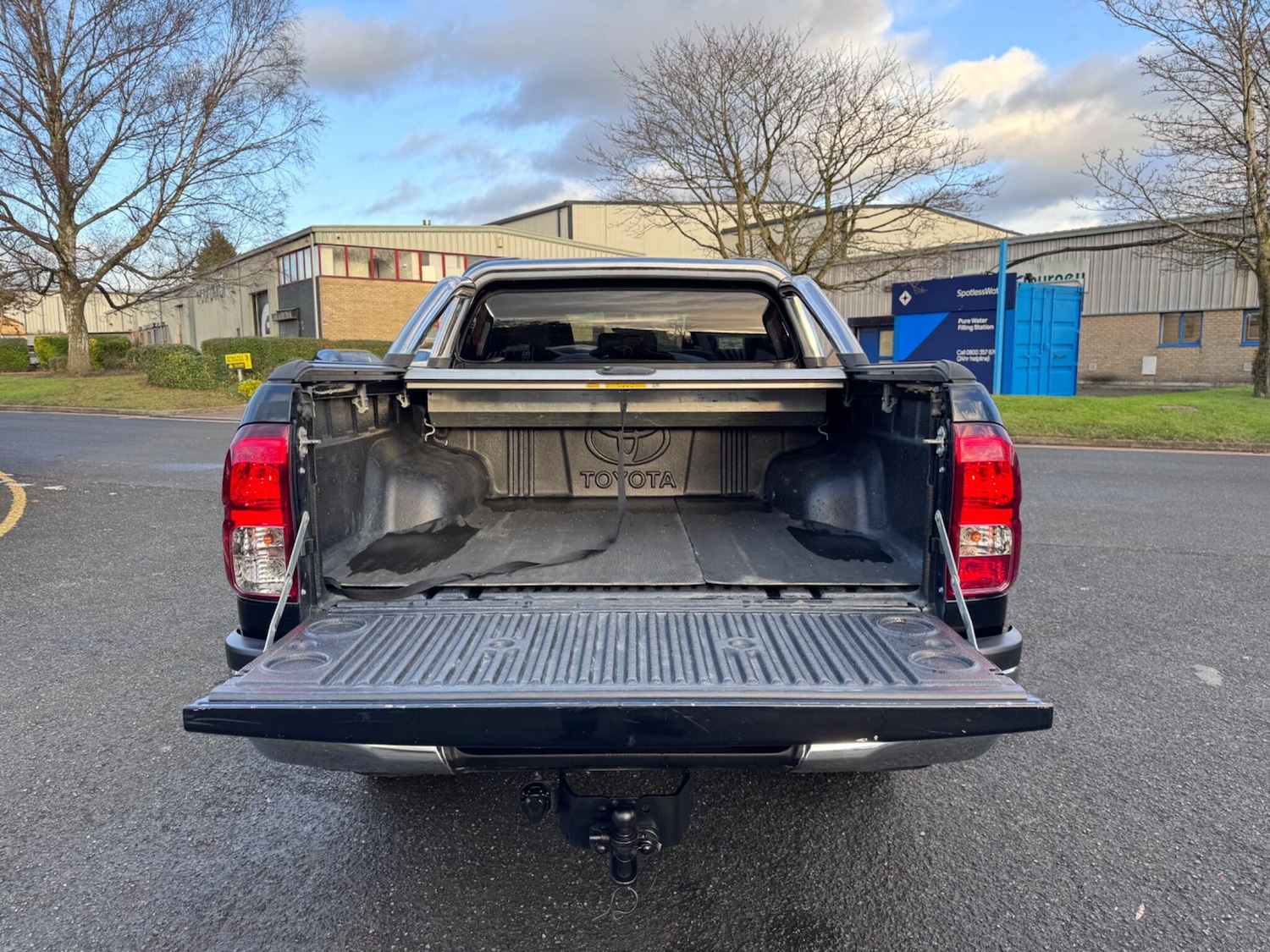 Used Toyota Hilux 2019 for sale - 77017024: Photo 8