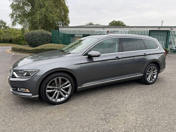 Used Volkswagen Passat 2016 for sale - 76072107: Photo