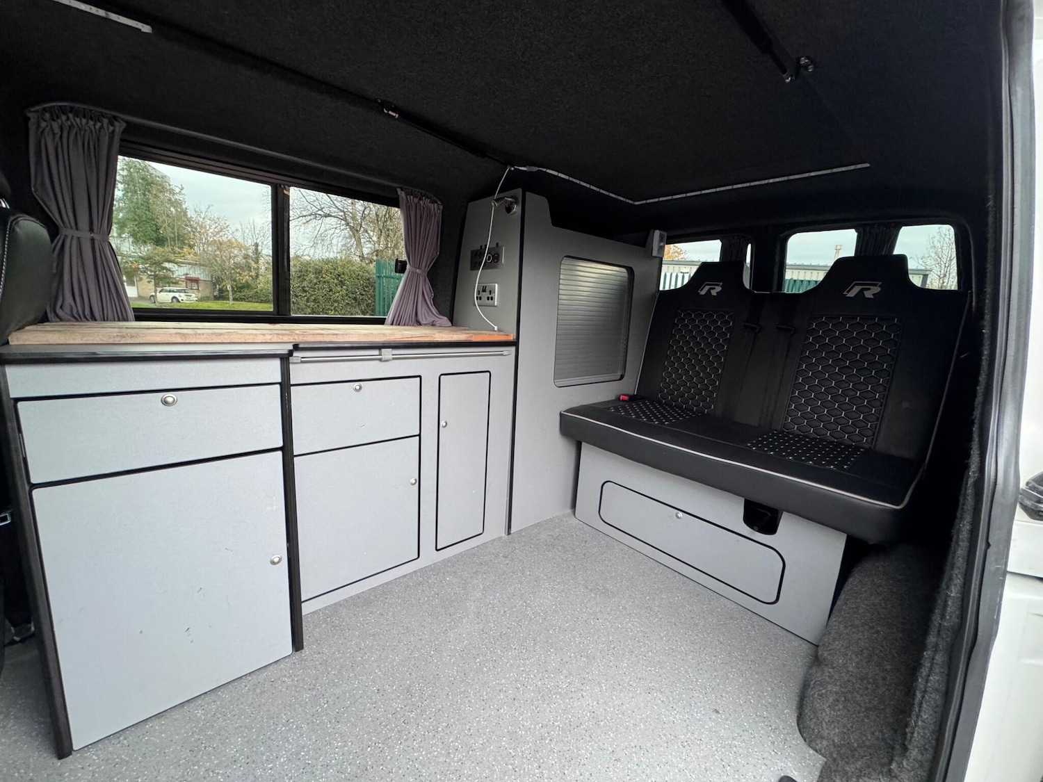 Used Volkswagen Transporter 2013 for sale - 76498585: Photo 10