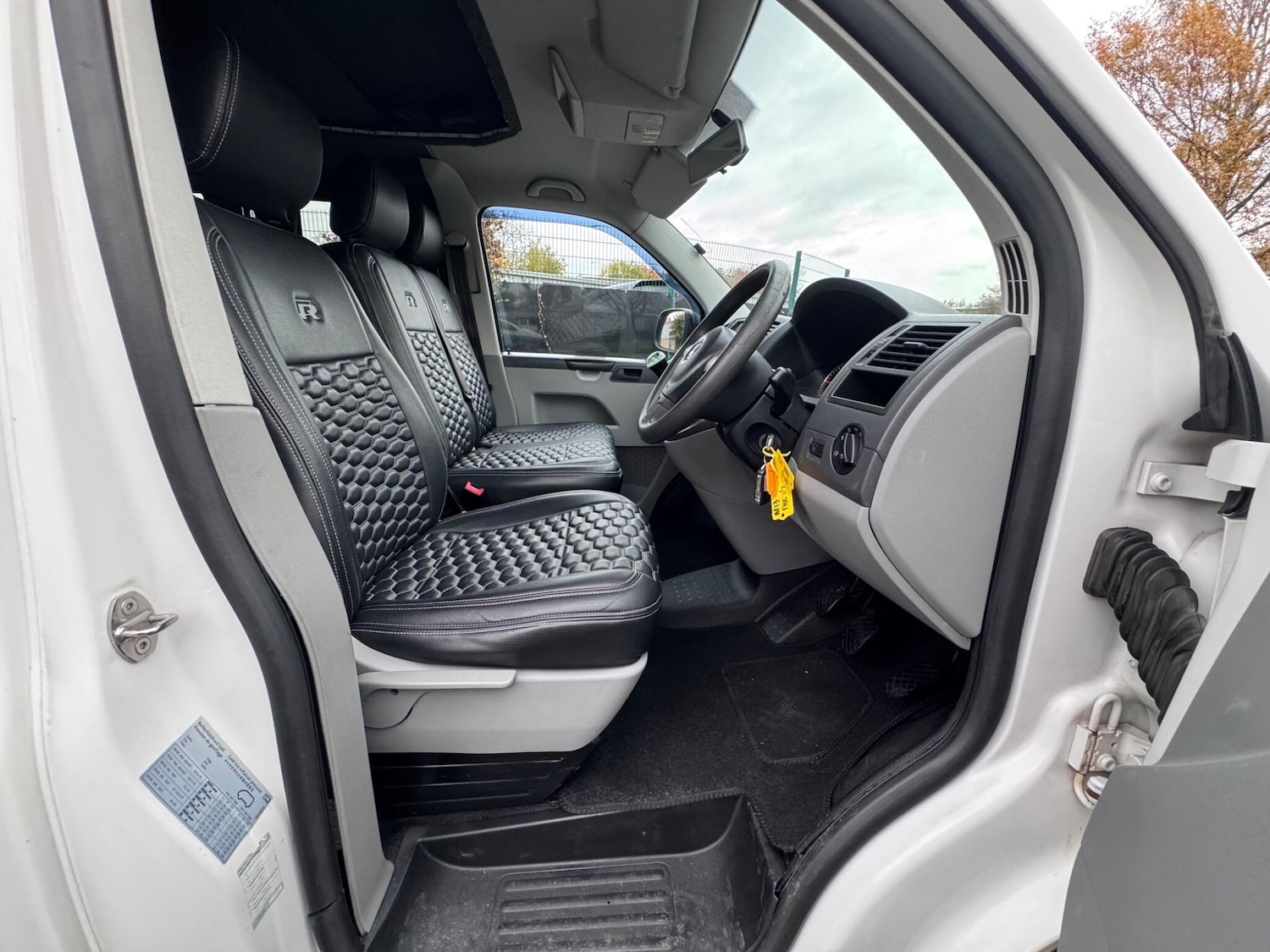 Used Volkswagen Transporter 2013 for sale - 76498585: Photo 31