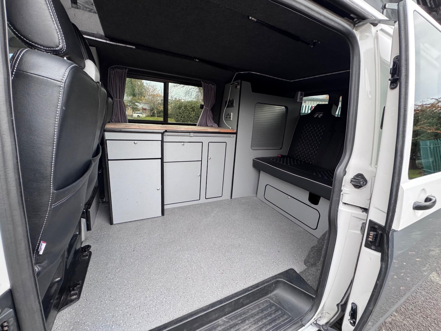 Used Volkswagen Transporter 2013 for sale - 76498585: Photo 8