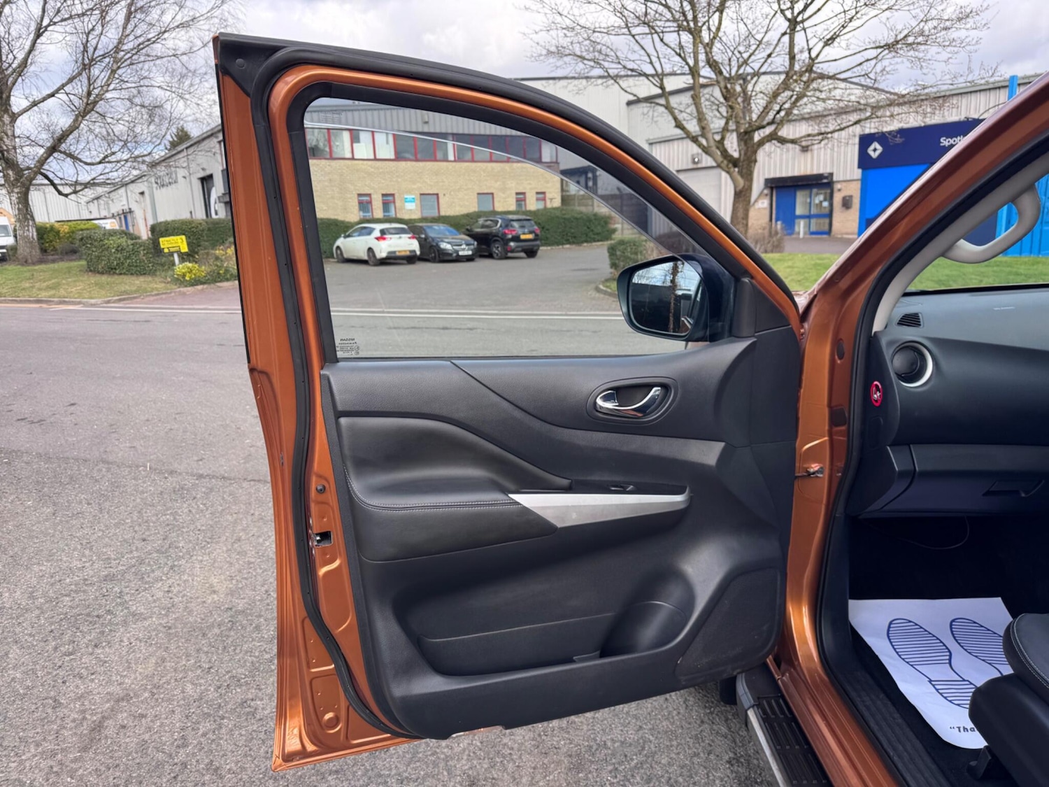 Used Nissan Navara 2017 for sale - 78185440: Photo 41