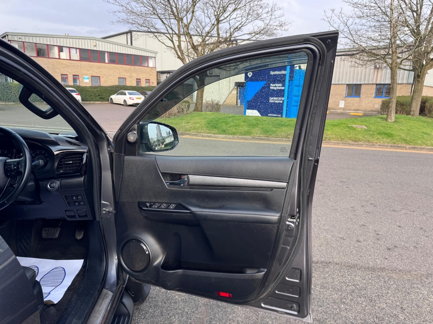 Used Toyota Hilux 2021 for sale - 77768584: Photo 33