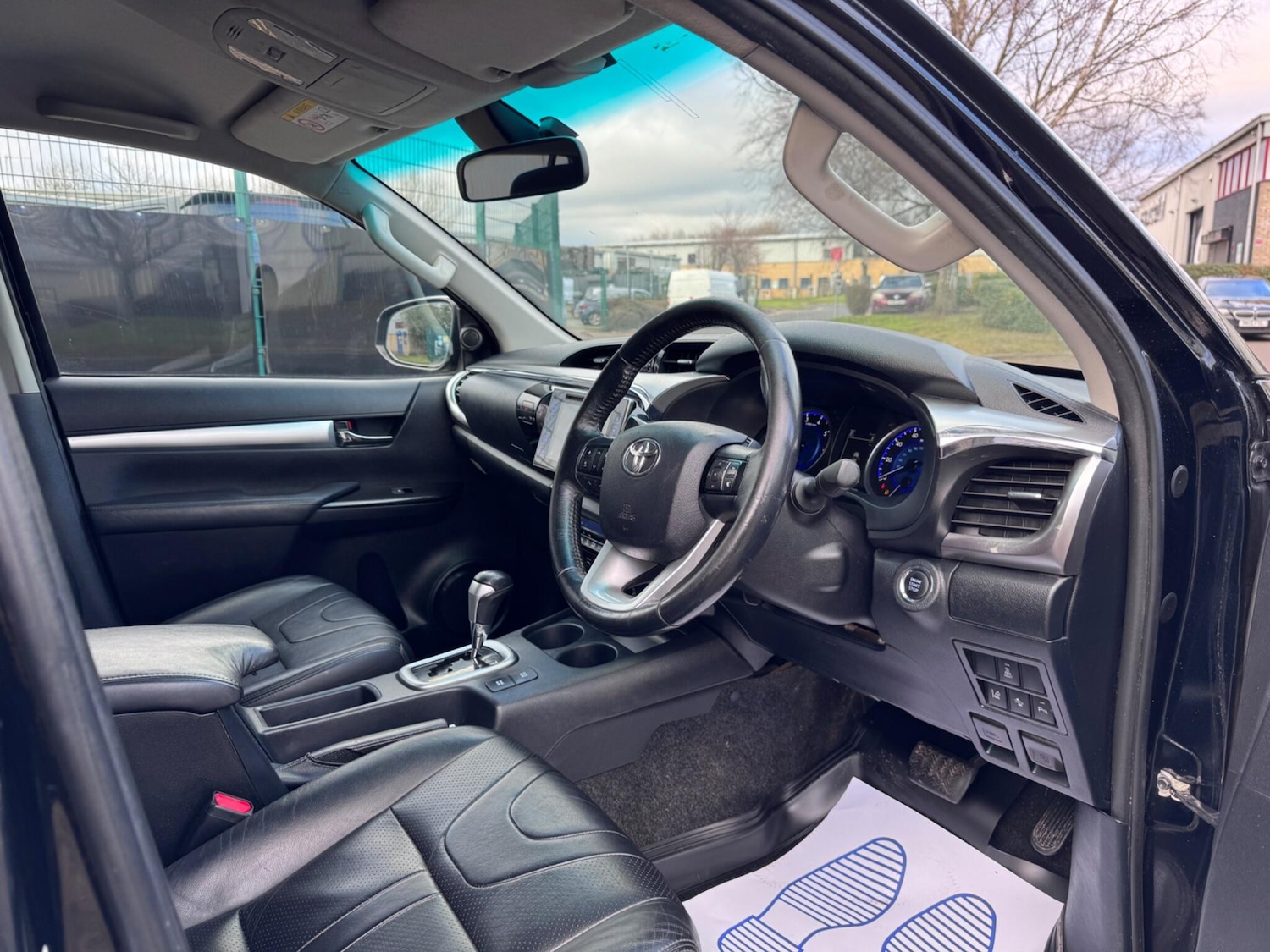 Used Toyota Hilux 2017 for sale - 77441169: Photo 17