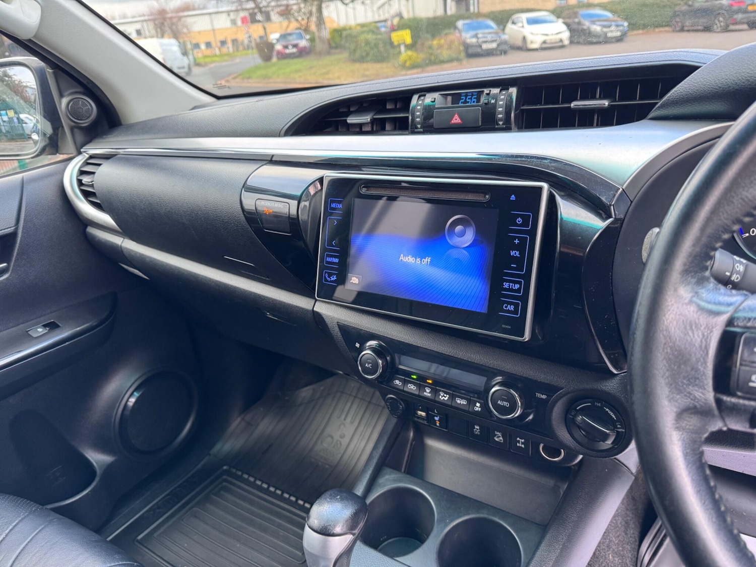 Used Toyota Hilux 2017 for sale - 77441169: Photo 23