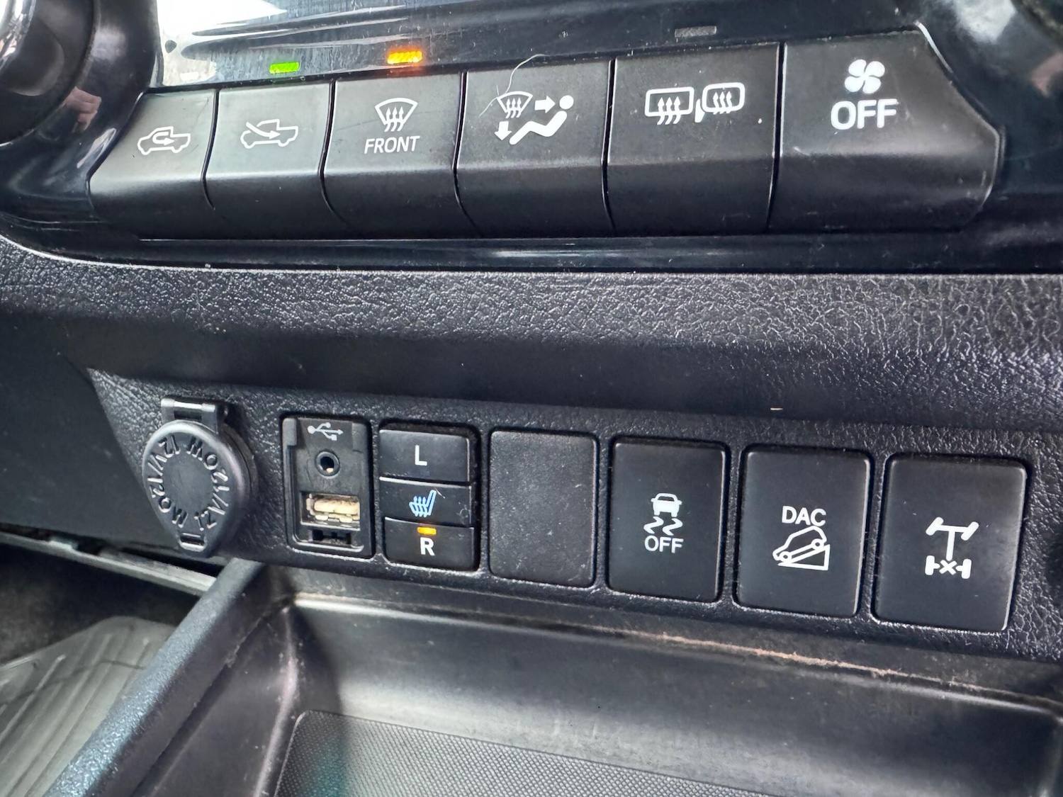 Used Toyota Hilux 2017 for sale - 77441169: Photo 28