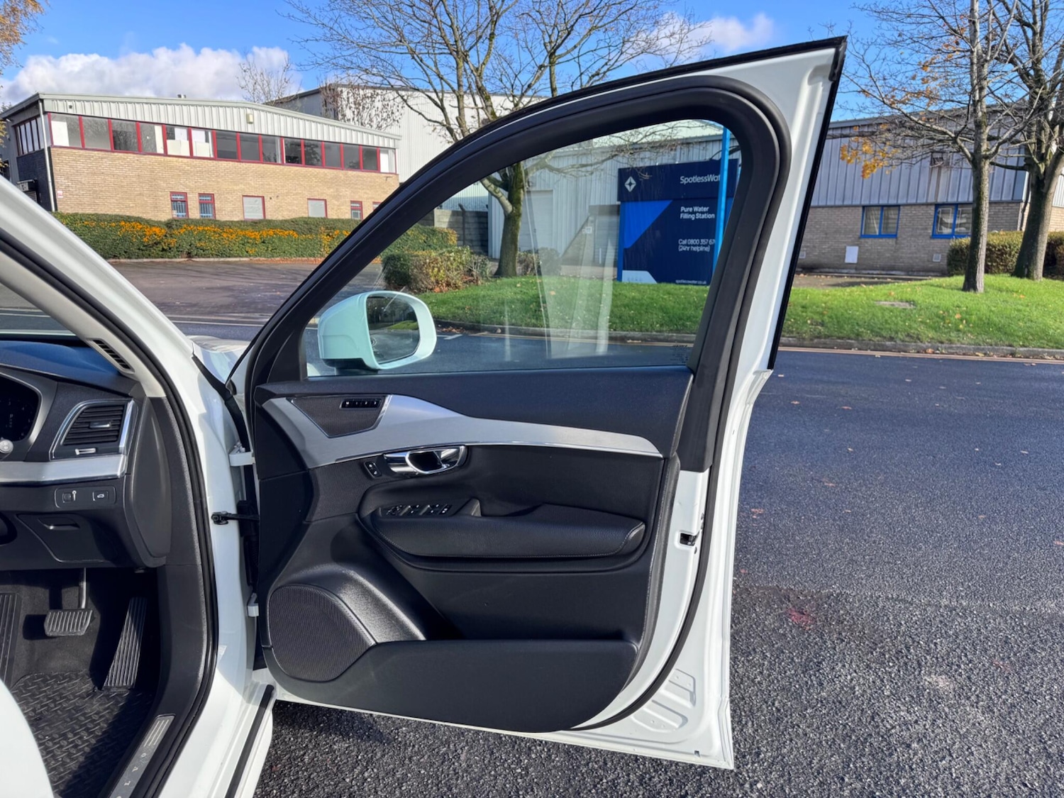 Used Volvo XC90 2015 for sale - 76702282: Photo 35