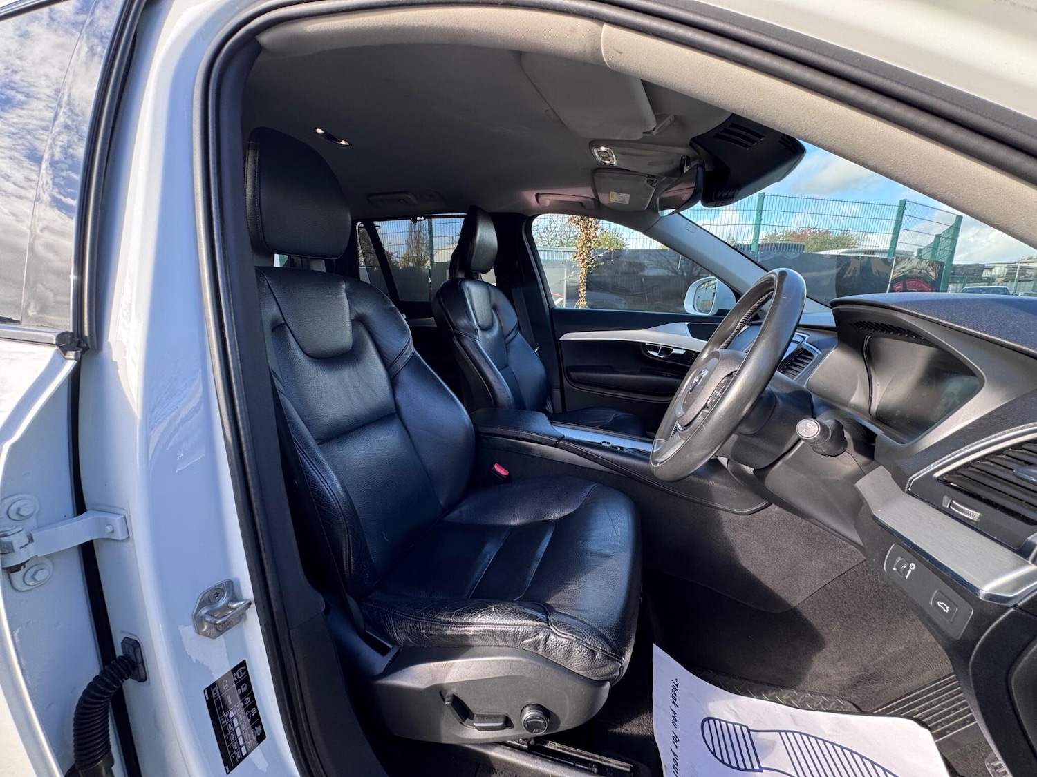 Used Volvo XC90 2015 for sale - 76702282: Photo 39