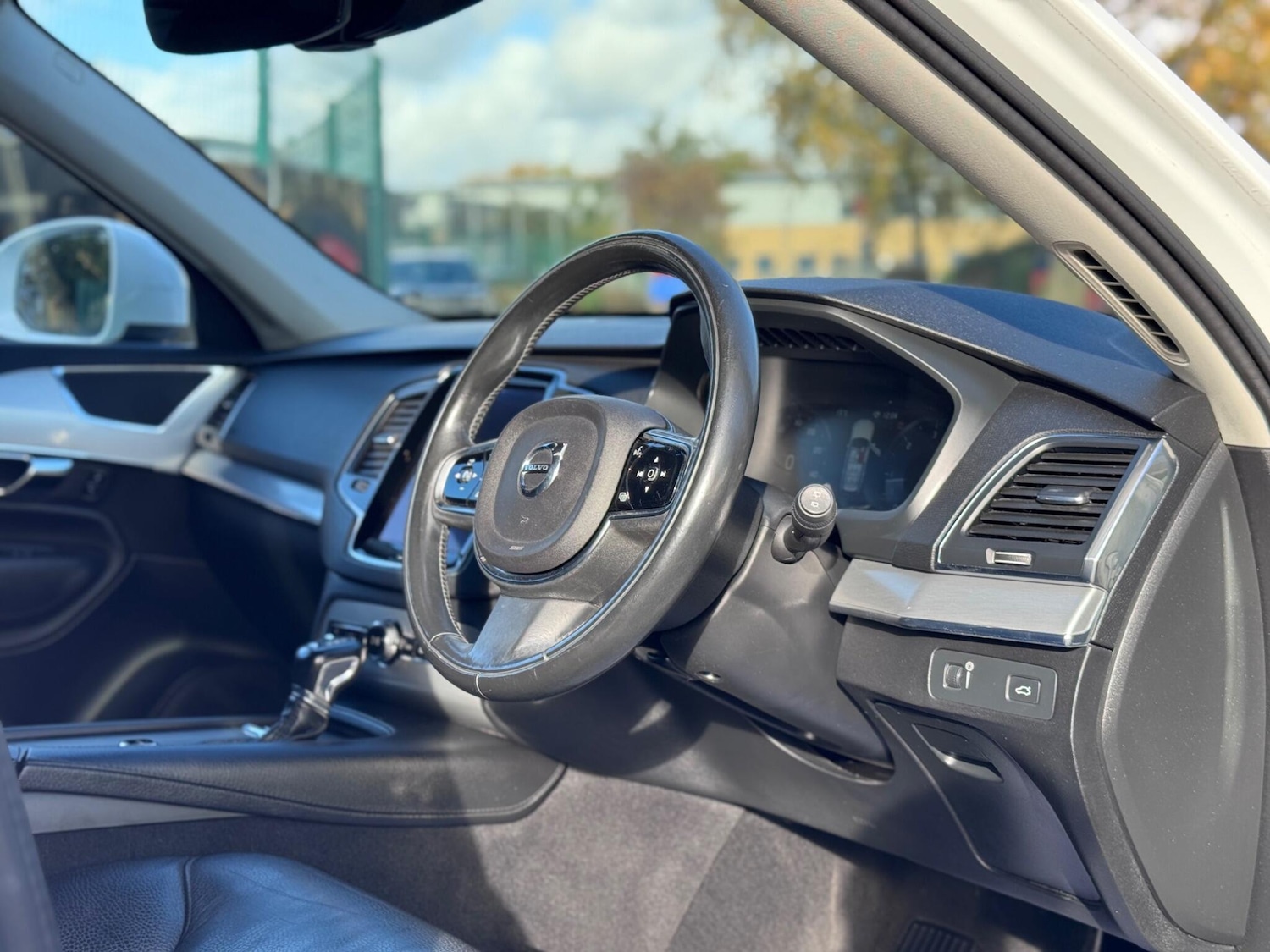 Used Volvo XC90 2015 for sale - 76702282: Photo 41