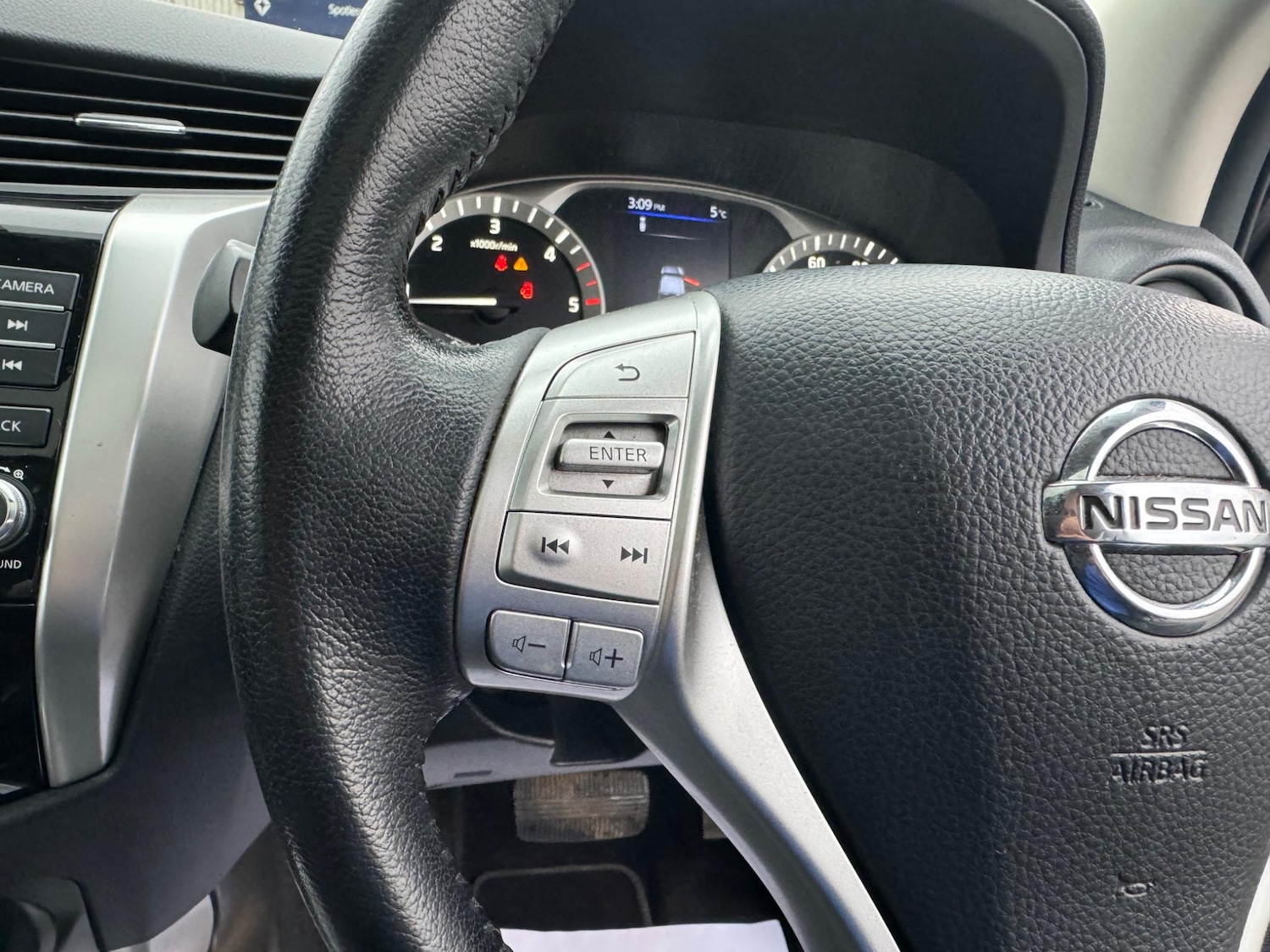 Used Nissan Navara 2021 for sale - 76765347: Photo 25