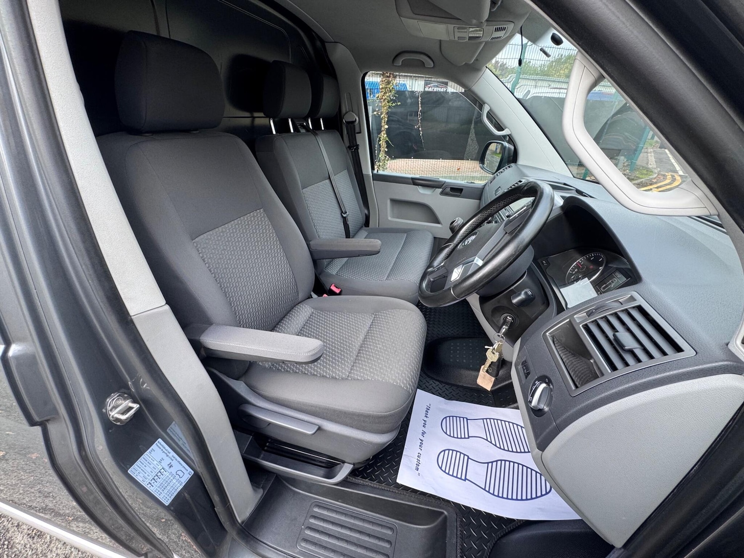 Used Volkswagen Transporter 2015 for sale - 76370236: Photo 29