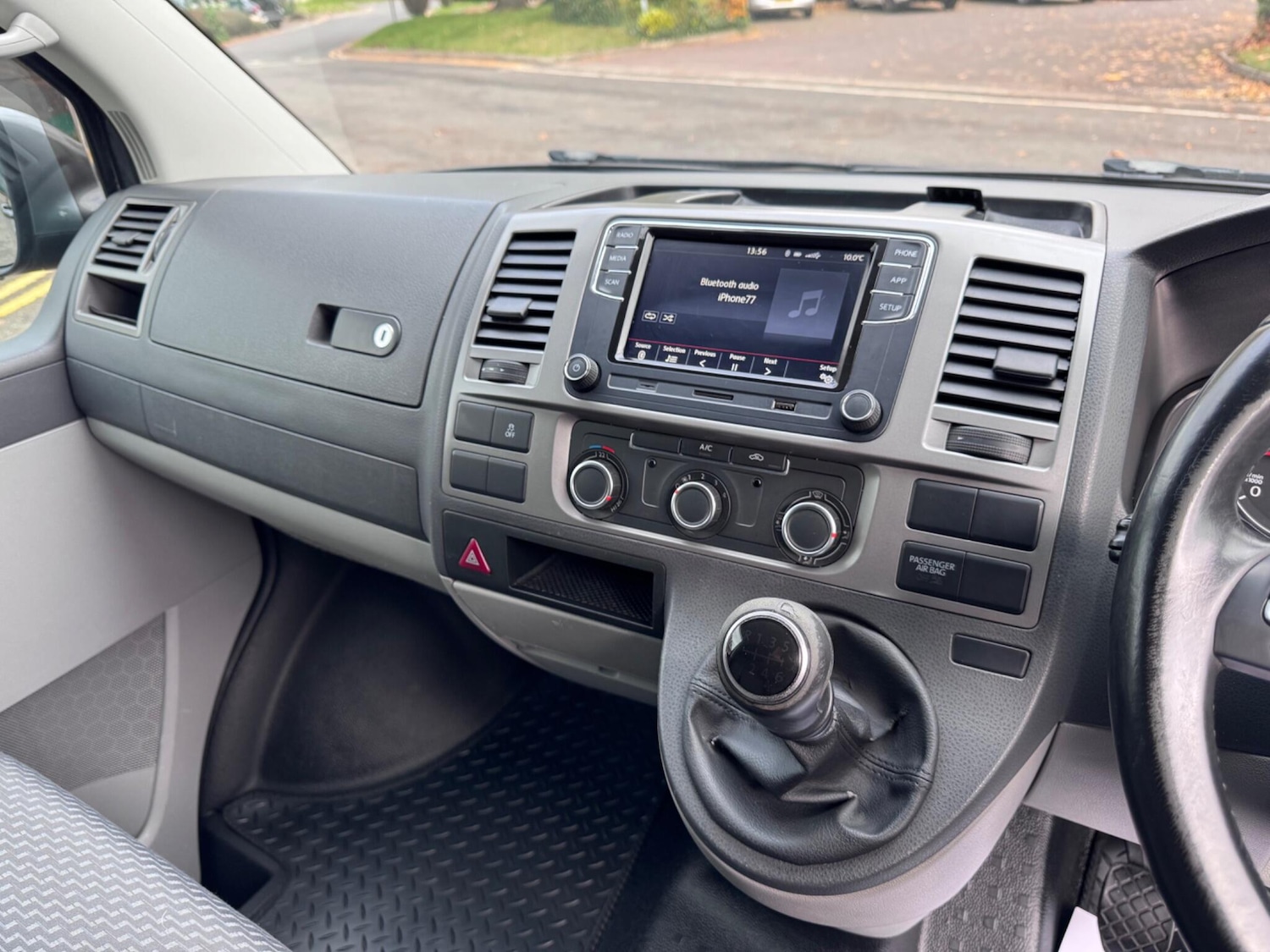Used Volkswagen Transporter 2015 for sale - 76370236: Photo 32