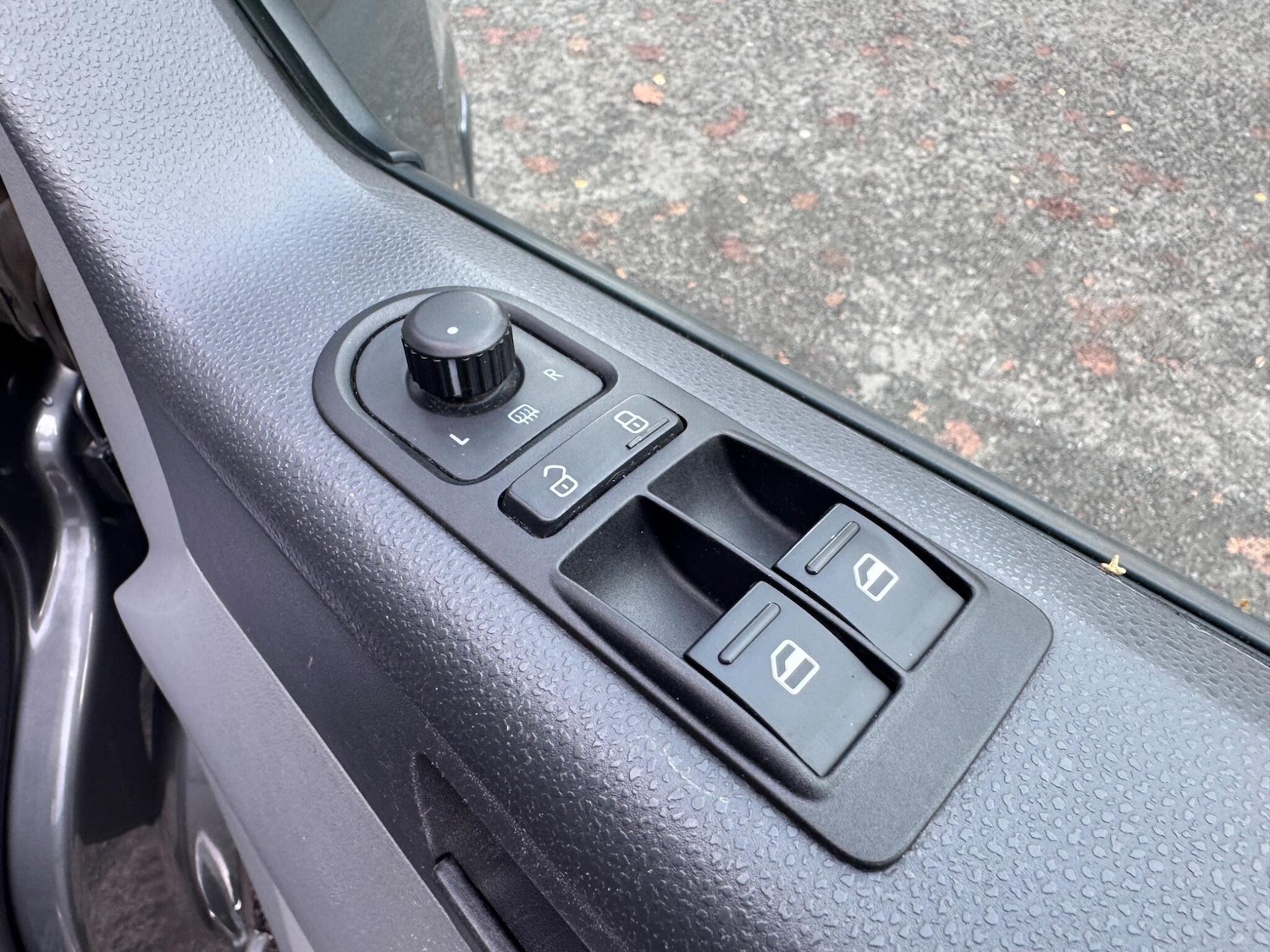 Used Volkswagen Transporter 2015 for sale - 76370236: Photo 38