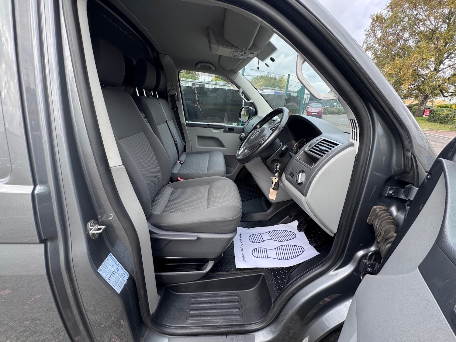 Used Volkswagen Transporter 2015 for sale - 76370236: Photo 40