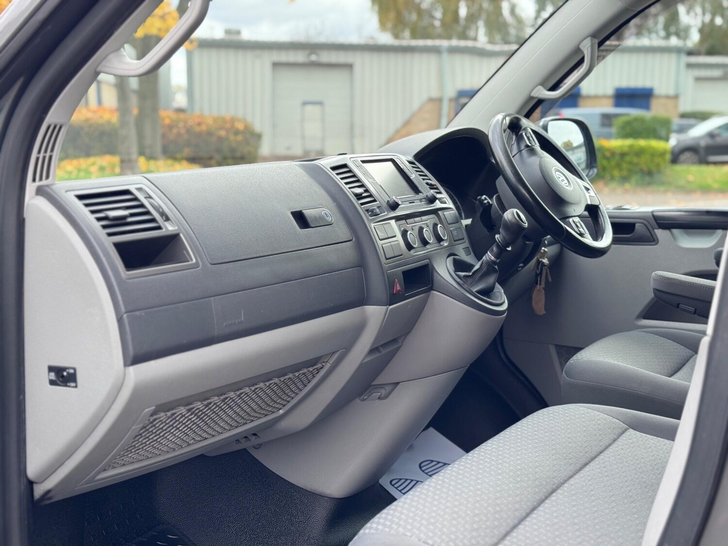 Used Volkswagen Transporter 2015 for sale - 76370236: Photo 43