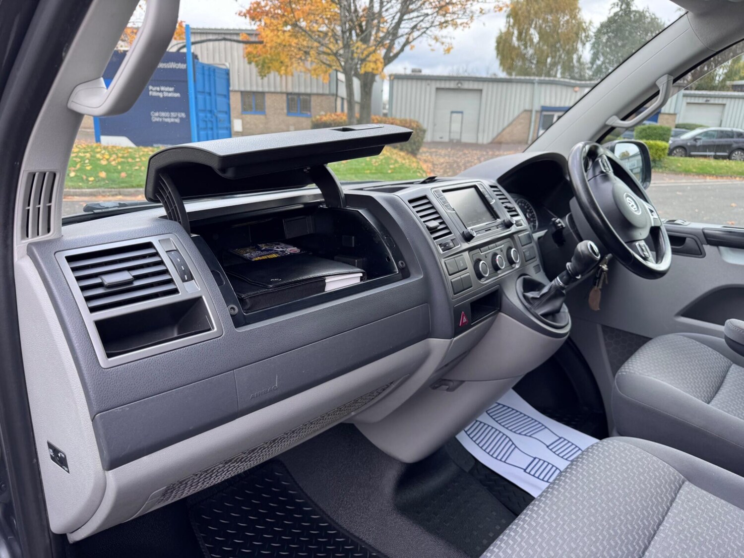 Used Volkswagen Transporter 2015 for sale - 76370236: Photo 44