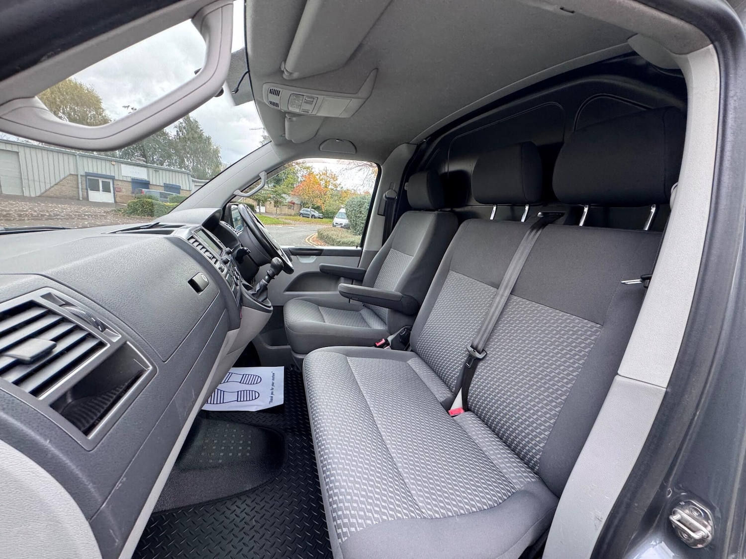 Used Volkswagen Transporter 2015 for sale - 76370236: Photo 45