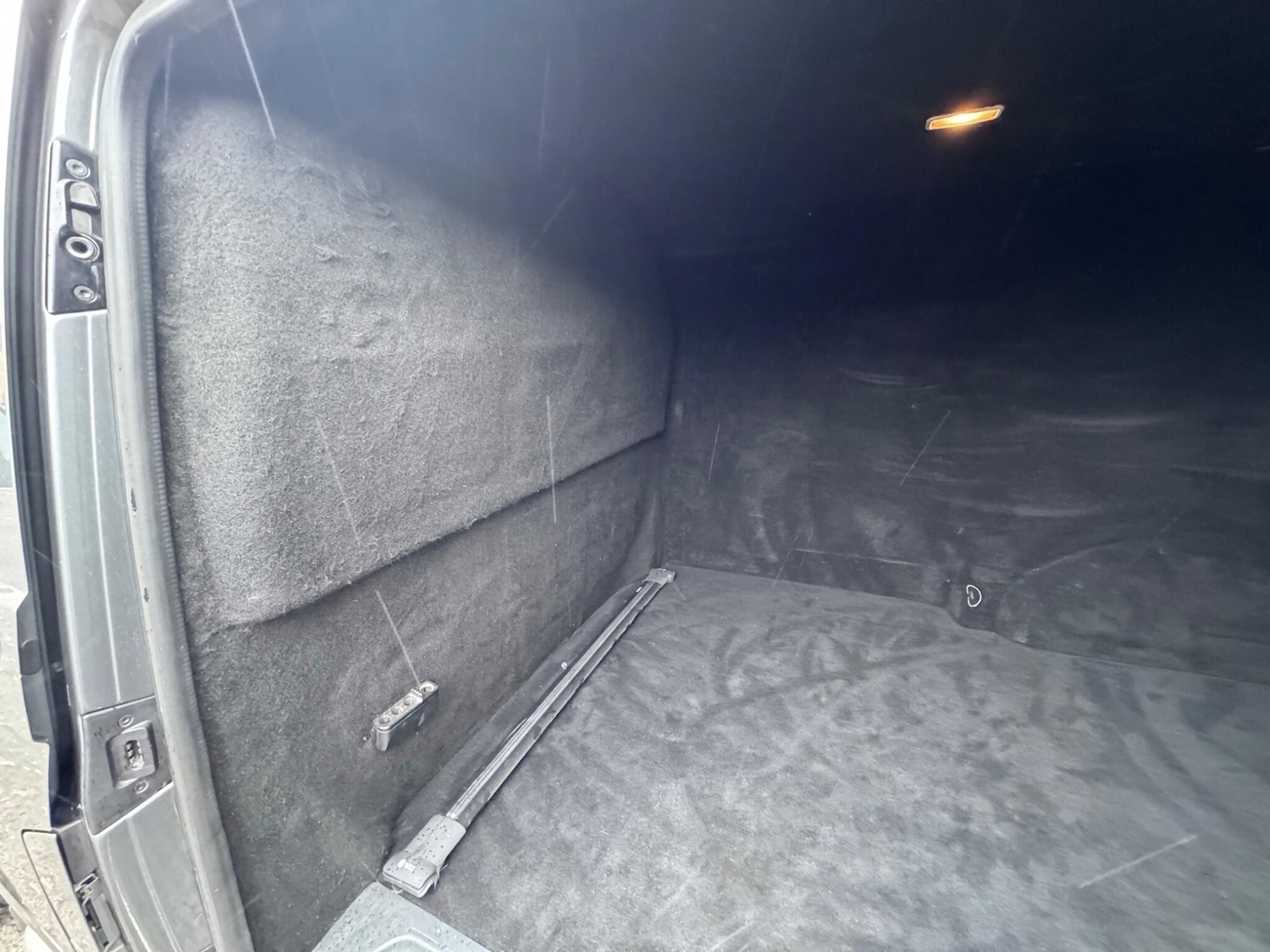 Used Volkswagen Transporter 2015 for sale - 76370236: Photo 8