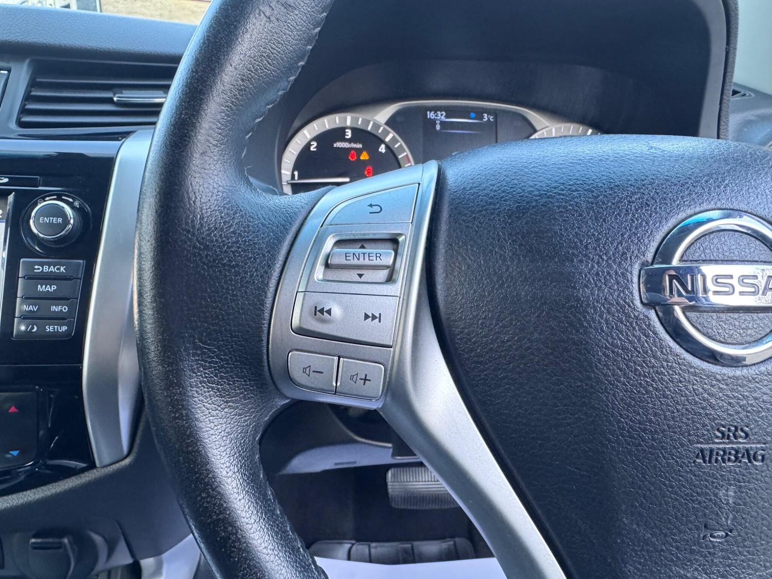 Used Nissan Navara 2018 for sale - 77611915: Photo 28