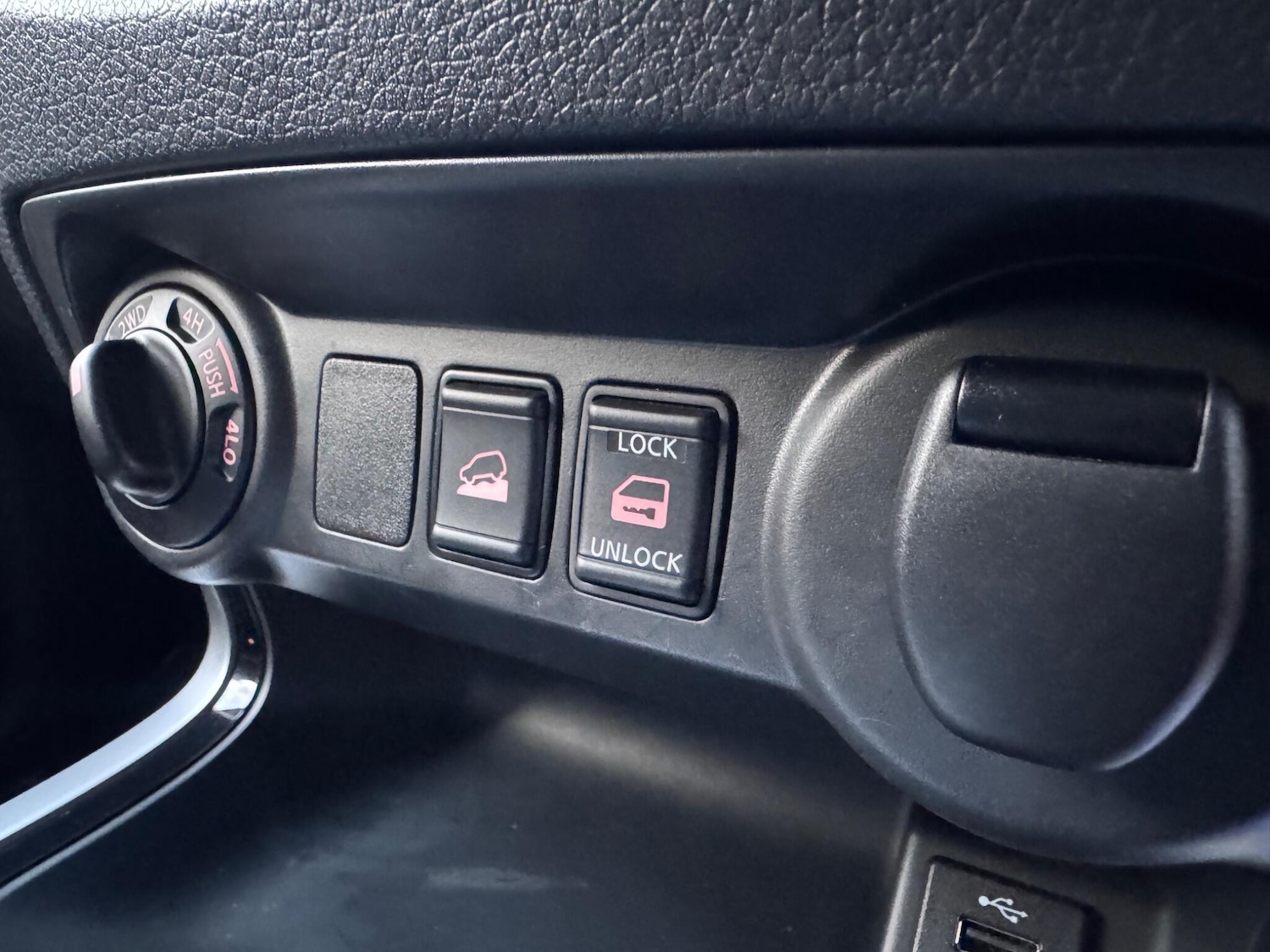 Used Nissan Navara 2018 for sale - 77611915: Photo 39