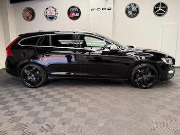 Used Volvo V60 2017 for sale - 78852490: Photo