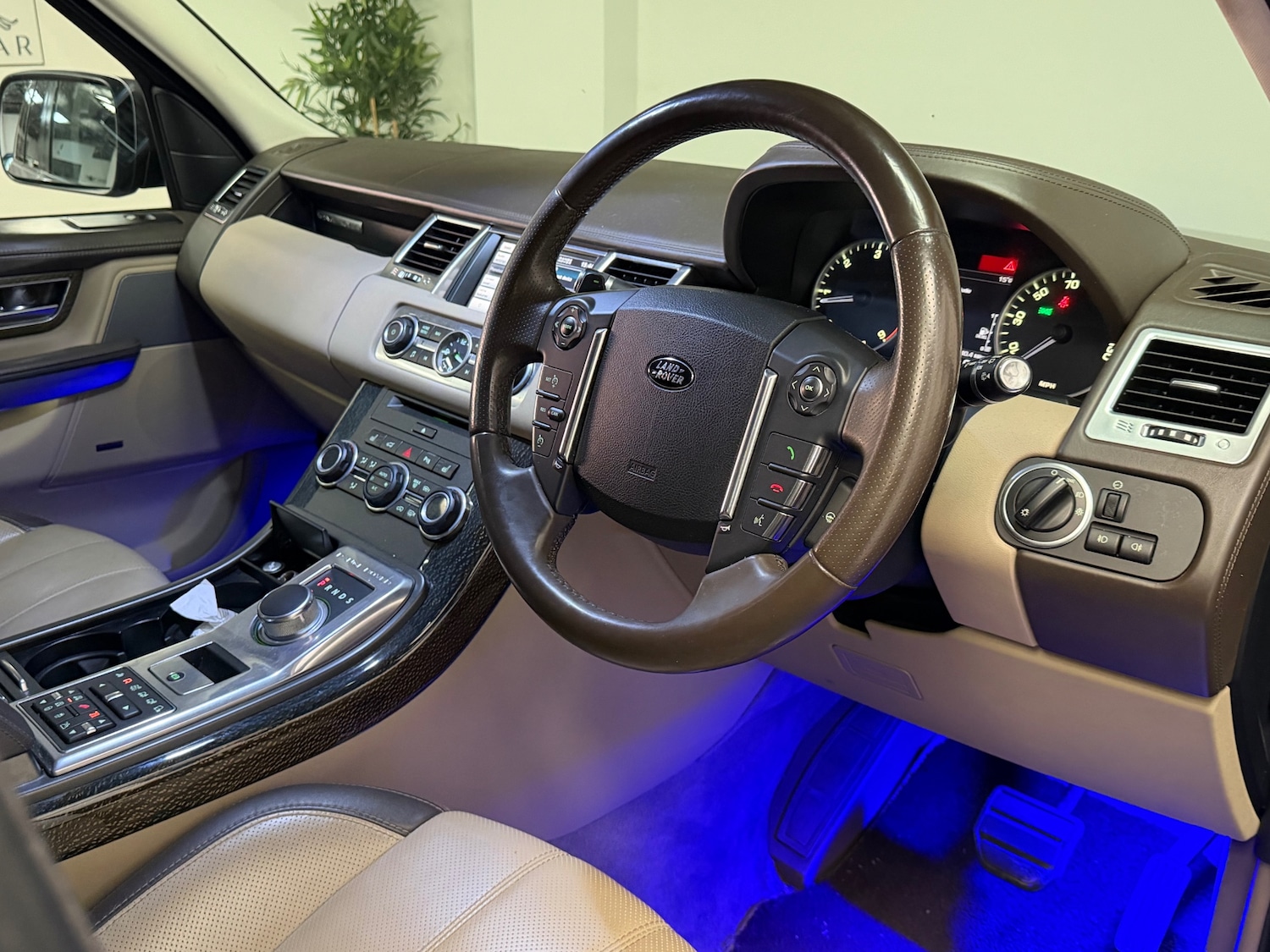 Used Land Rover Range Rover Sport 2012 for sale - 77975778: Photo 5