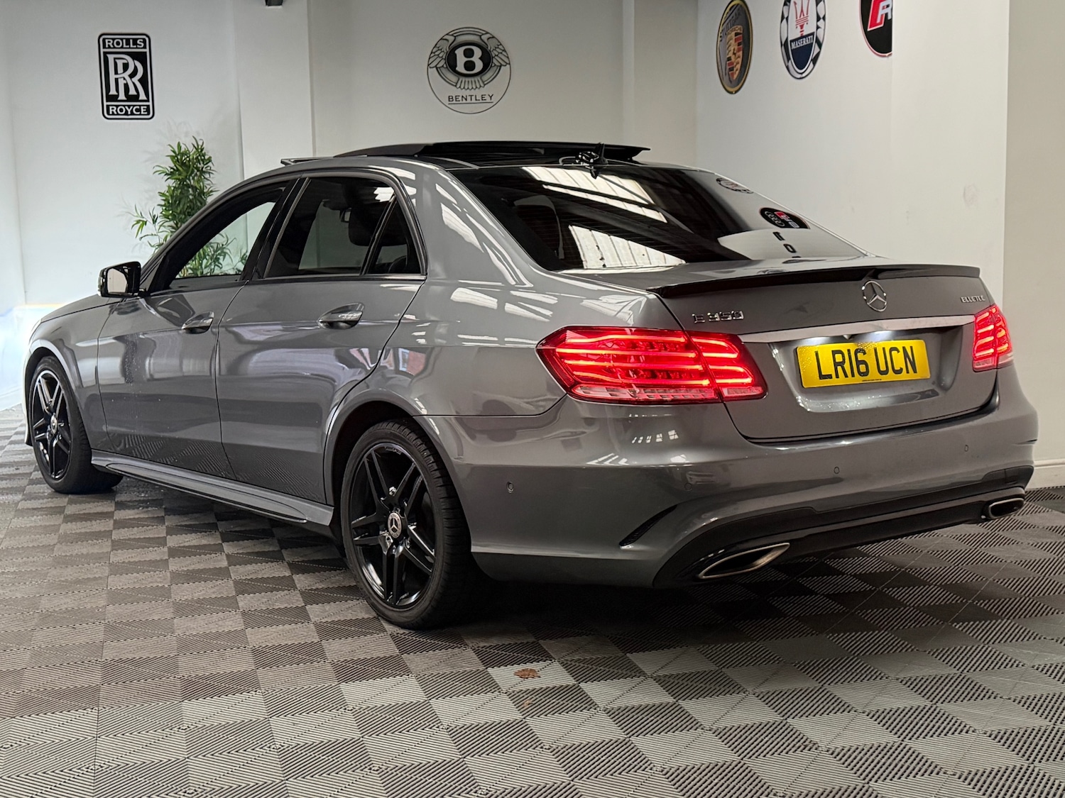 Used Mercedes-Benz E Class 2016 for sale - 78000438: Photo 2