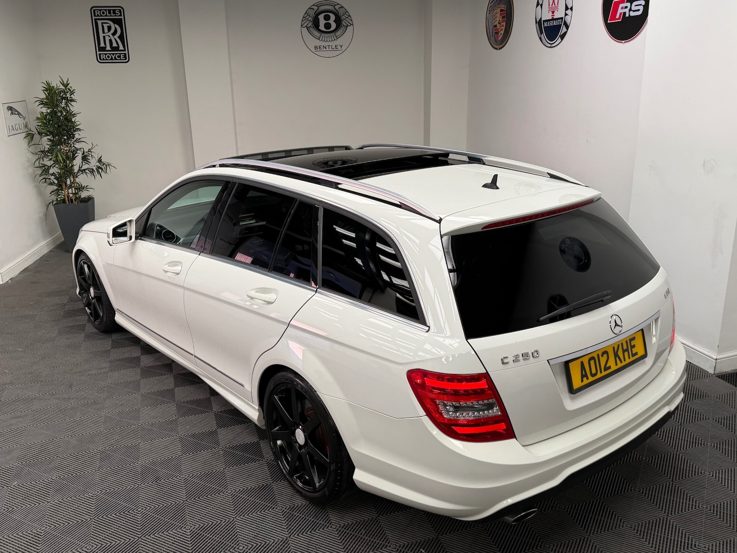 Used Mercedes-Benz C Class 2012 for sale - 78005535: Photo 11