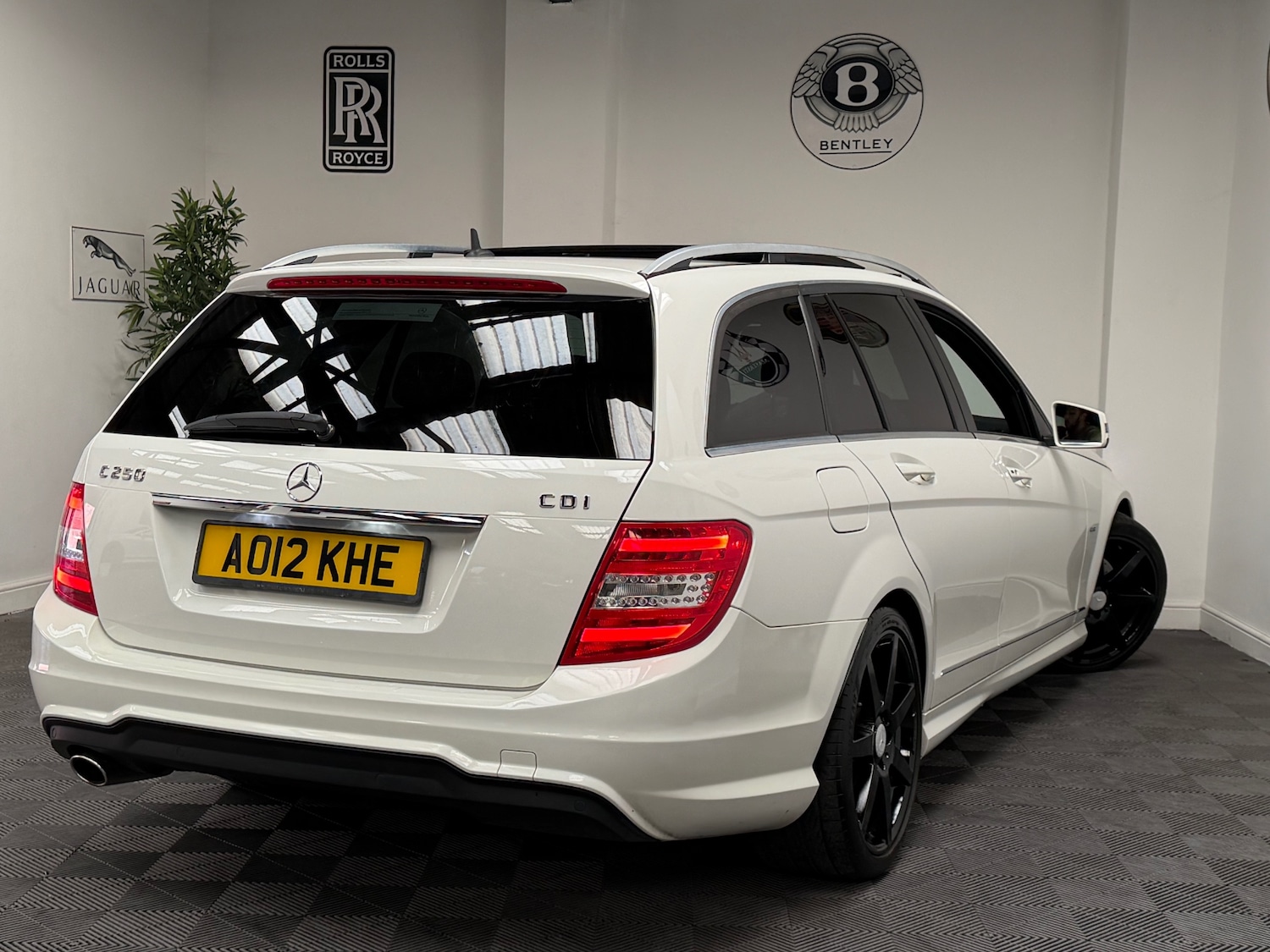 Used Mercedes-Benz C Class 2012 for sale - 78005535: Photo 5