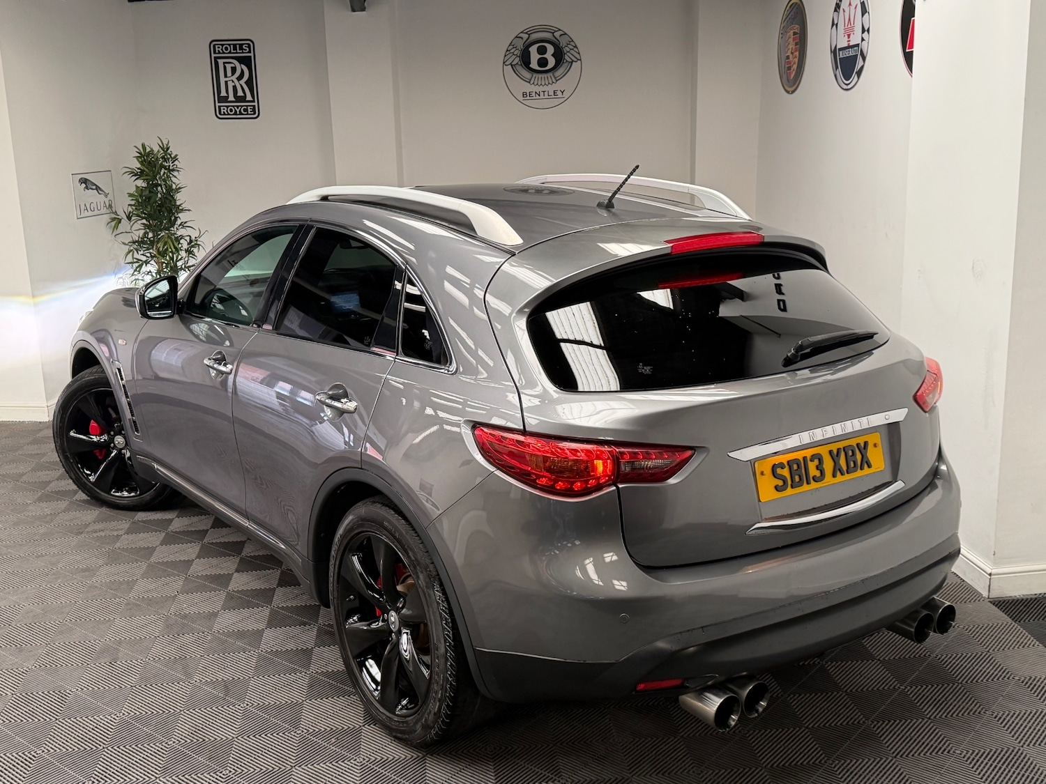 Used Infiniti FX 2013 for sale - 77982036: Photo 2