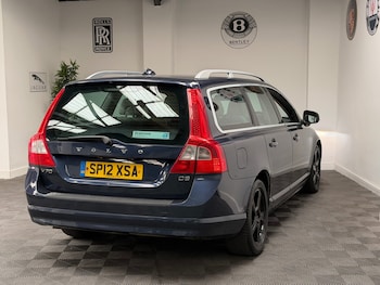 Used Volvo V70 2012 for sale - 79042913: Photo