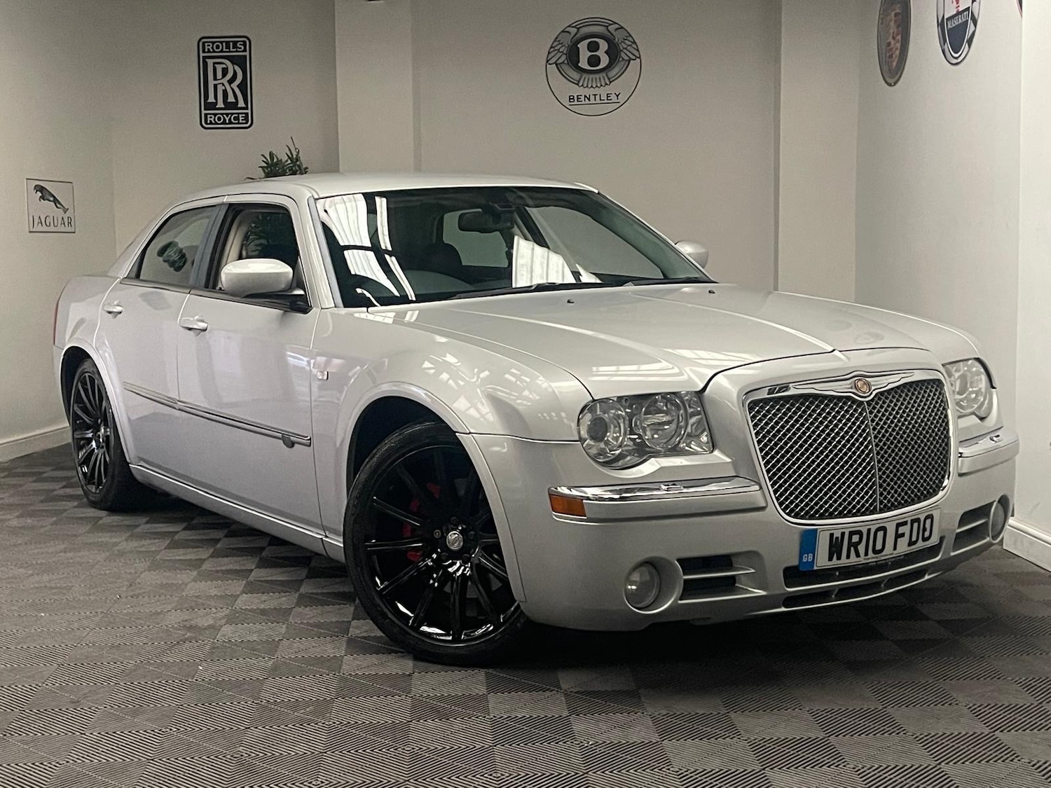 Used Chrysler 300C 2010 for sale - 78004868: Photo 15