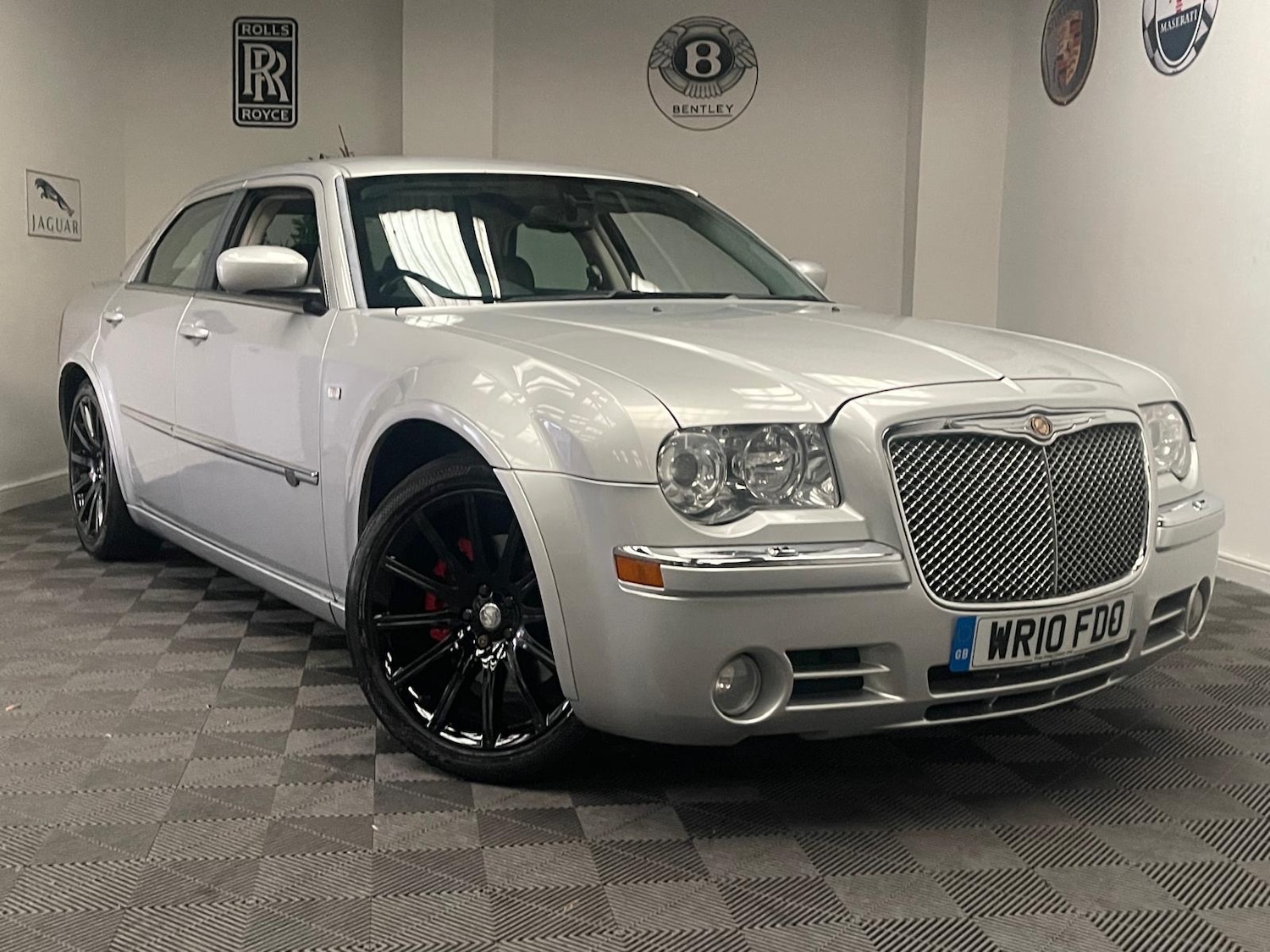 Used Chrysler 300C 2010 for sale - 78004868: Photo 17