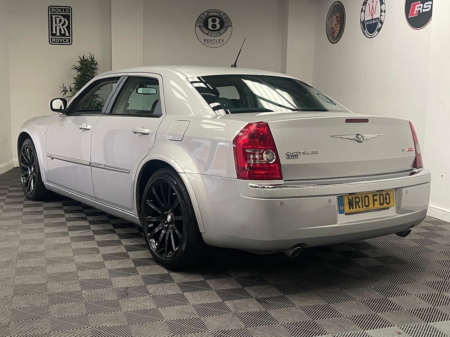 Used Chrysler 300C 2010 for sale - 78004868: Photo 3