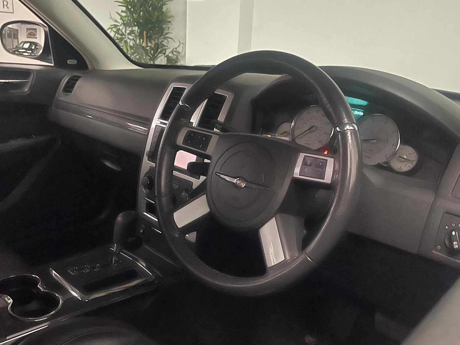 Used Chrysler 300C 2010 for sale - 78004868: Photo 8