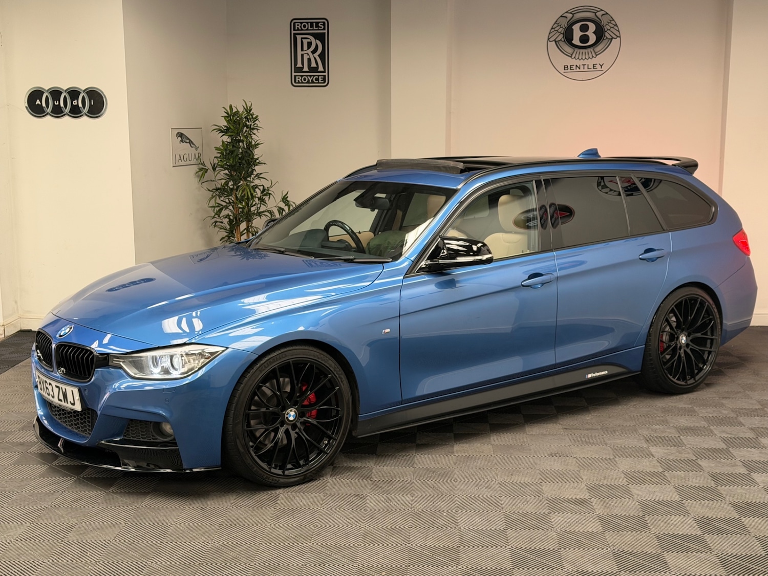 Used BMW 3 Series 2013 for sale - 77982009: Photo 21