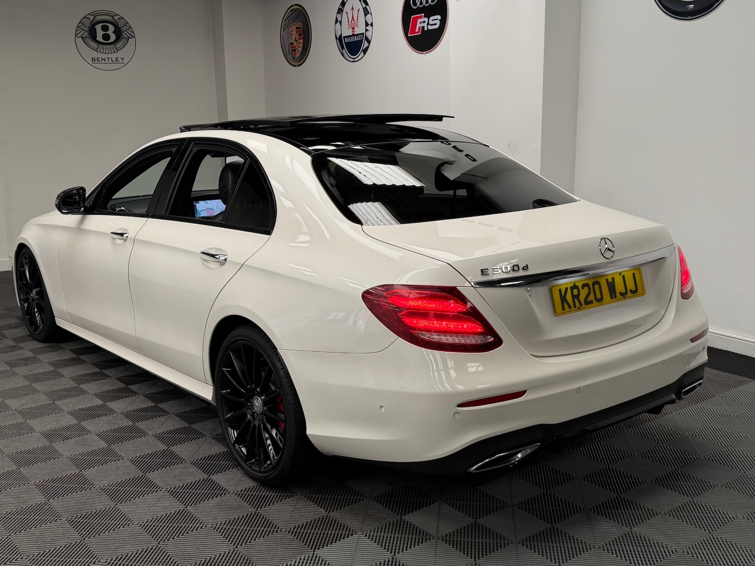 Used Mercedes-Benz E Class 2020 for sale - 77982024: Photo 24