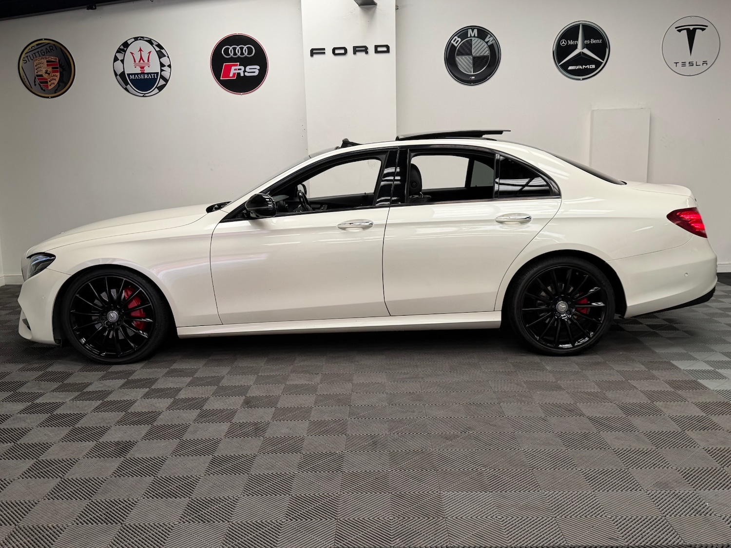 Used Mercedes-Benz E Class 2020 for sale - 77982024: Photo 5