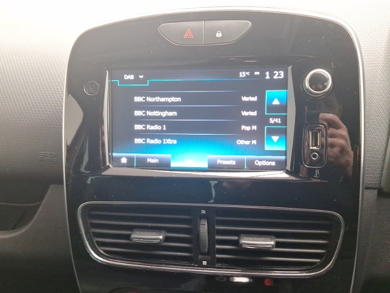 Used Renault Clio 2019 for sale - 76924873: Photo 15