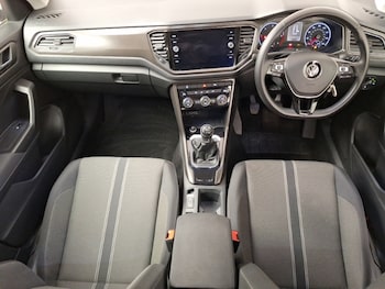 Used Volkswagen T-Roc 2019 for sale - 76055009: Photo