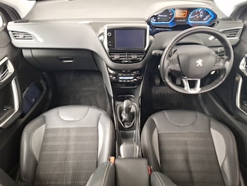 Used Peugeot 2008 2017 for sale - 79573328: Photo