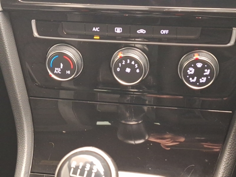 Used Volkswagen Golf 2018 for sale - 76668785: Photo 18