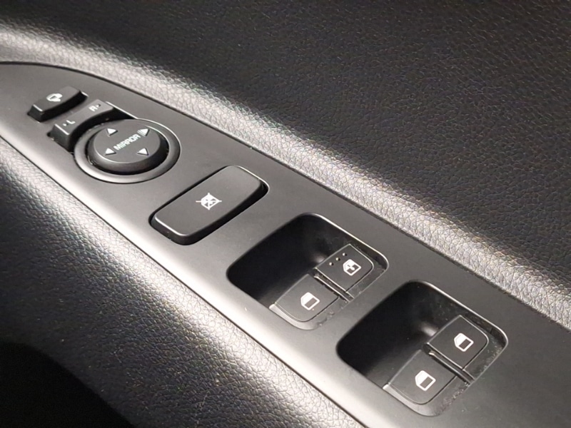 Used Kia Stonic 2023 for sale - 77304257: Photo 18