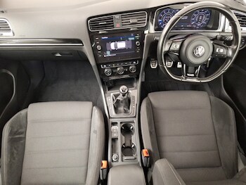 Used Volkswagen Golf 2017 for sale - 77596648: Photo