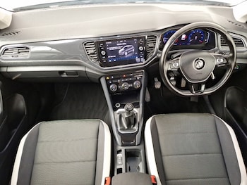 Used Volkswagen T-Roc 2019 for sale - 78872347: Photo