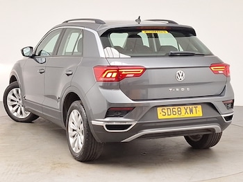 Used Volkswagen T-Roc 2018 for sale - 77418808: Photo