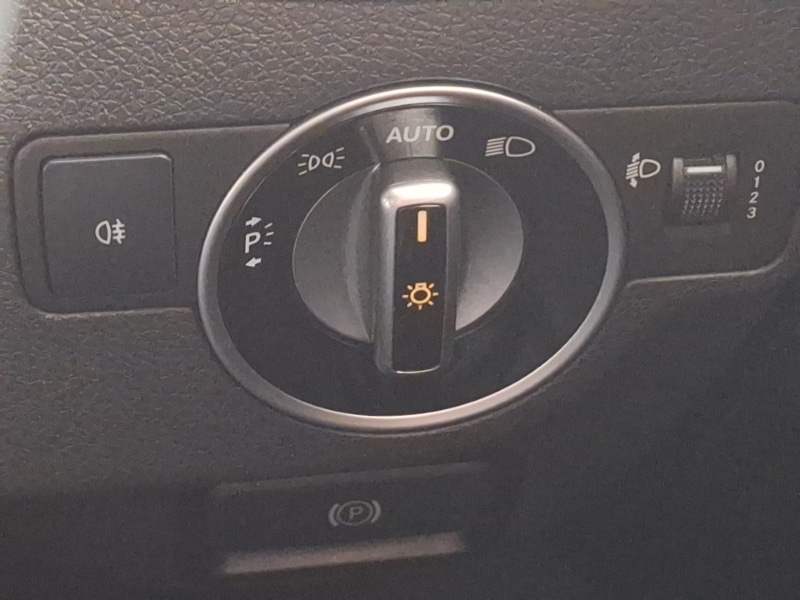 Used Mercedes-Benz A-Class 2018 for sale - 76771529: Photo 14