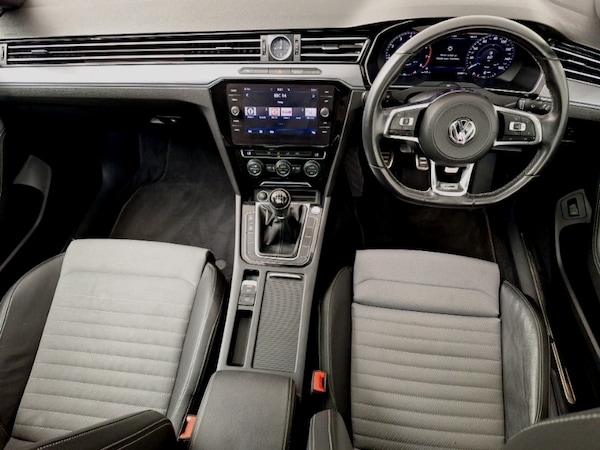 Used Volkswagen Passat 2017 for sale - 76130193: Photo 2